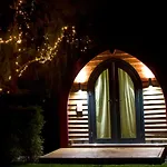 Glamping - York Holiday & Cycle Stop